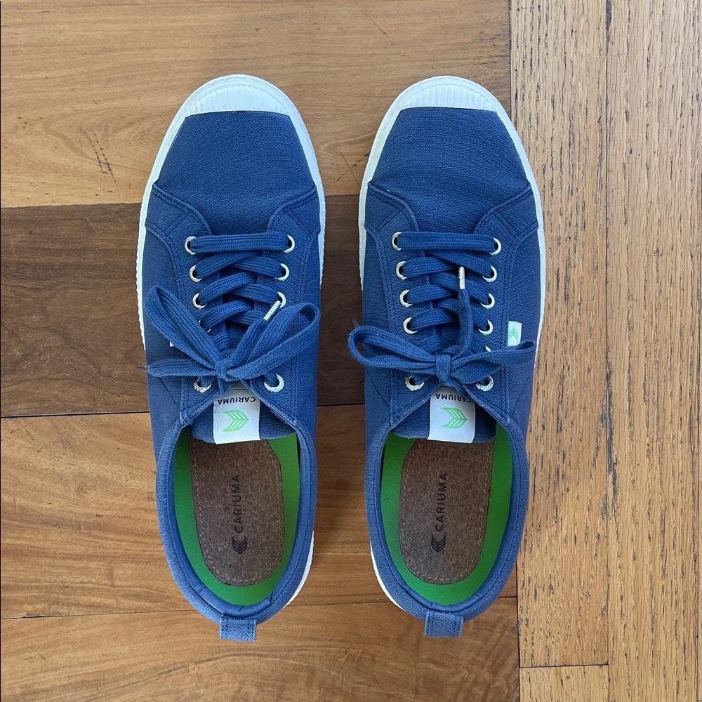 Cariuma Oca Low Canvas Shoes - Shadow Blue (Navy) - Very Good condition (13M)